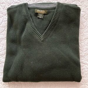 Eddie Bauer Men's Green V-Neck Sweater